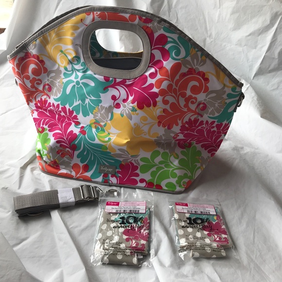Handbags - Thirty one party thermal bag